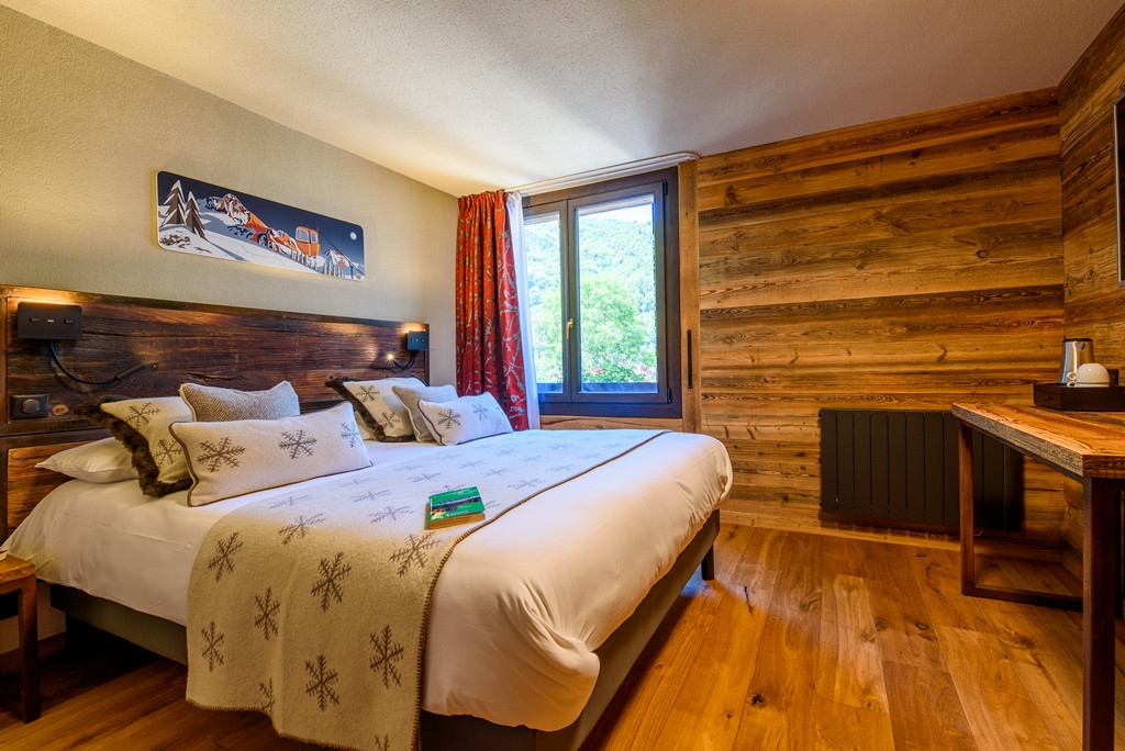 NESTE DE JADE CHAMBRE_STANDARD1 WEB GRAND - © diane weiszberger photographe NESTE DE JADE CHAMBRE_STANDARD1 WEB GRAND