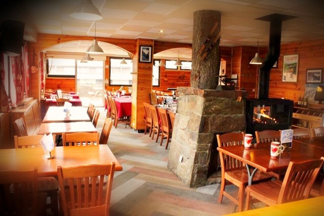 O chalet 1700-SALLE WEB
