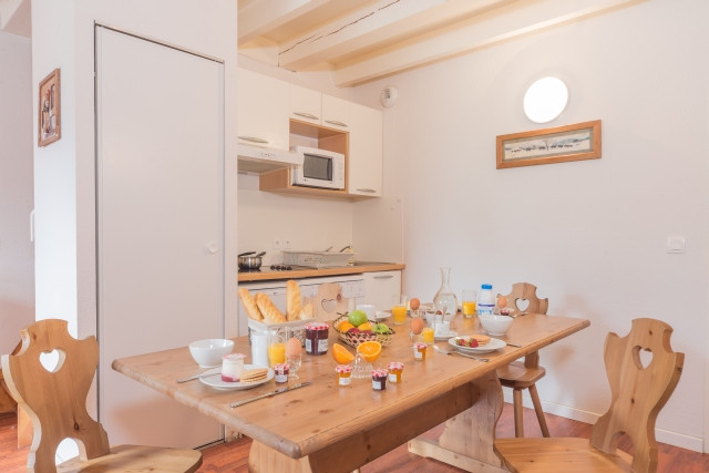 cuisine 8 pax mezzanine