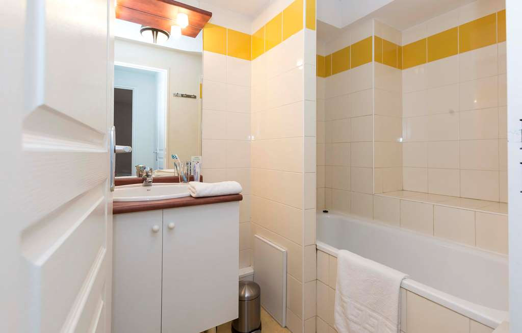 tmp4654_location-ski-saint-lary-soulan-residence-odalys-soleil-d-aure-10 SALLE DE BAIN