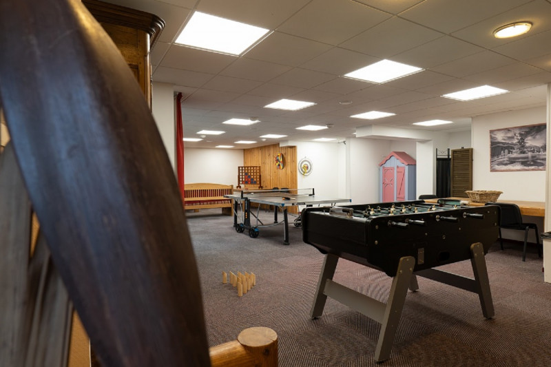 Salle de jeux: air hockey, babyfoot, pingpong...