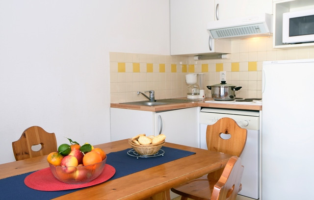 2640-saint-lary-soleil-daure-3p6-kitchenette-web-272509