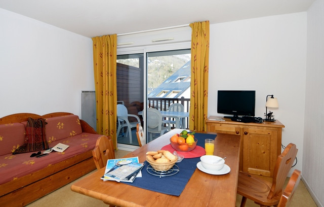 2640-saint-lary-soleil-daure-3p6-salon-web-272510