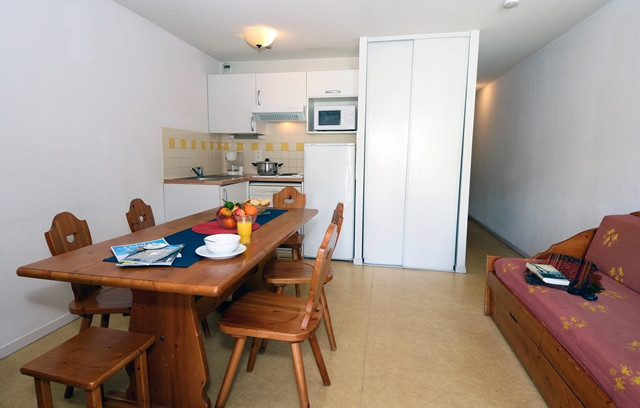 2640-saint-lary-soleil-daure-3p6-salon2-web-272520
