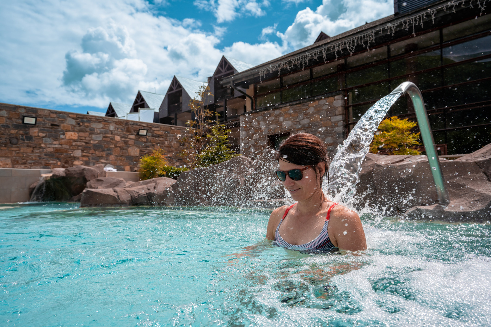 3-chiens-pour-1-traverse-e-sensoria-rio-jets-massants-ext-7427284