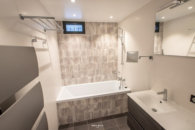 BRUN Chalet Cosy @Birrien salle de bain bis WEB