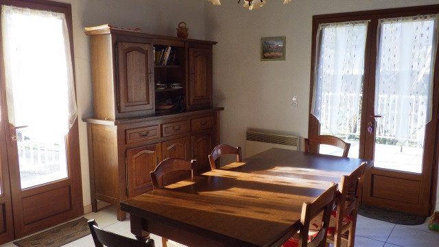 COURBIN-ST MARTIN CHALET LOT LE BERNET SALLE A MANGER 2