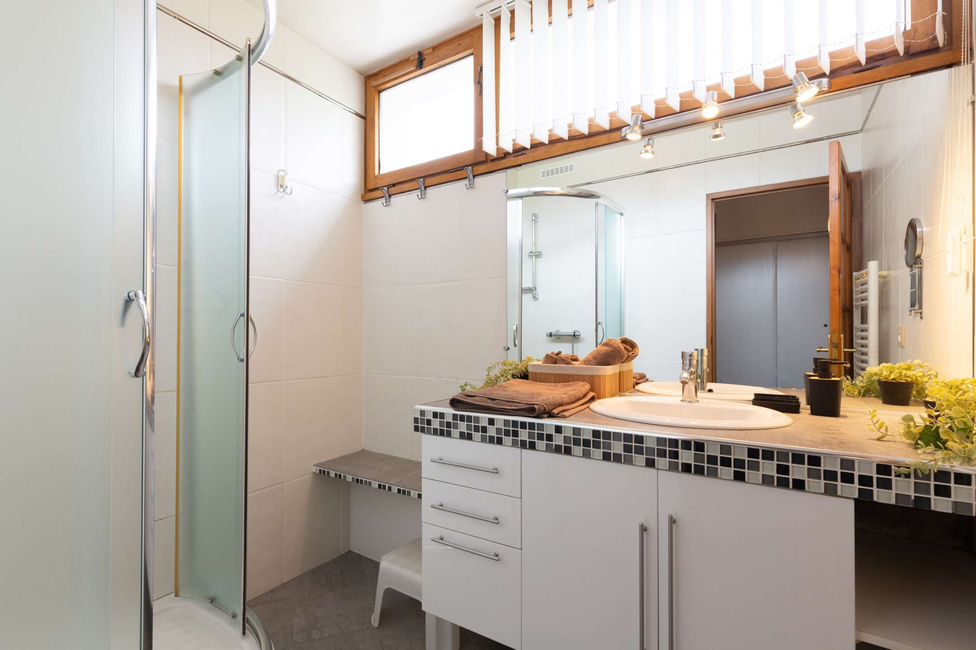 _clients_106517002_photos_301i_8618178 _clients_106517002_photos_301i_8618178