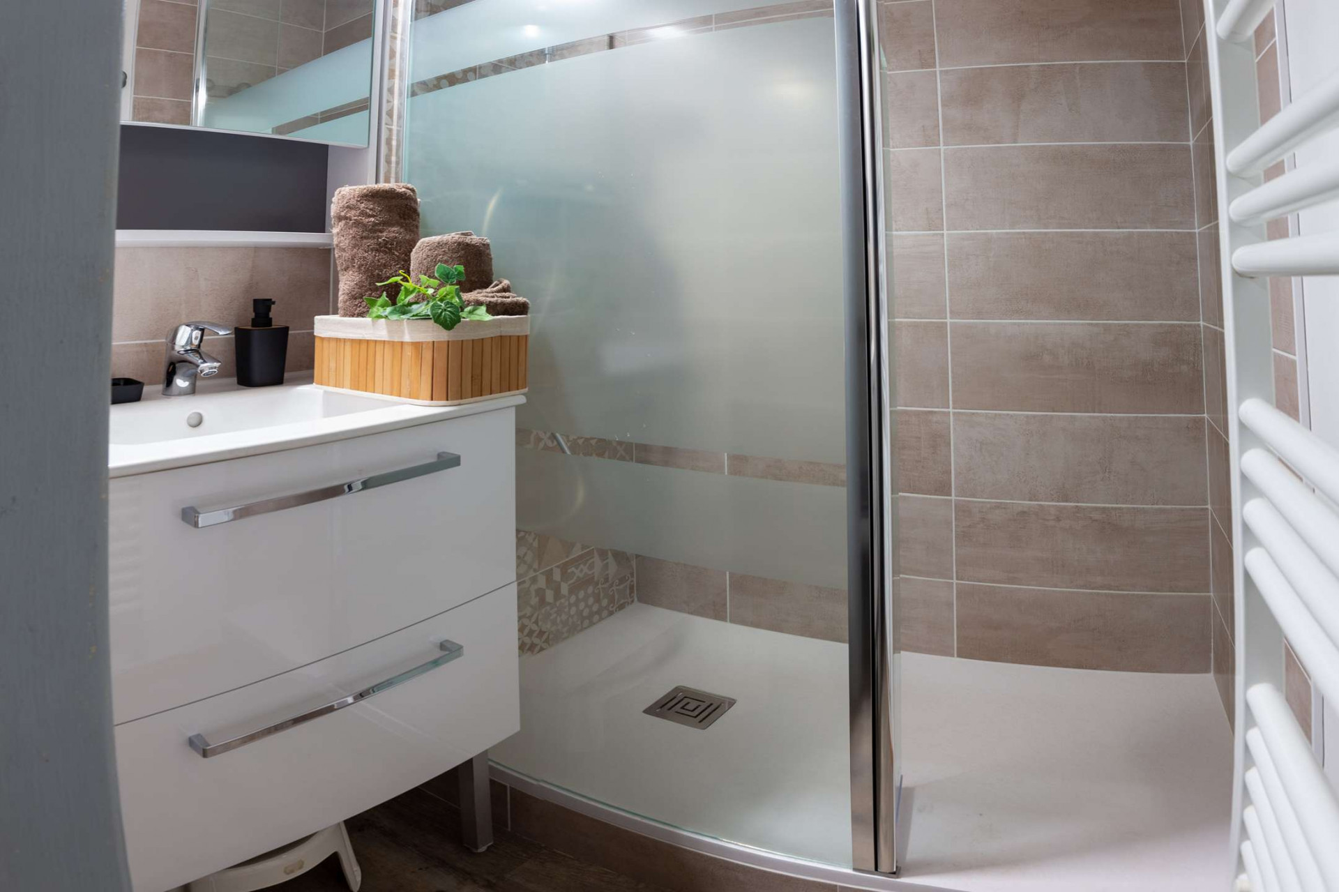 _clients_106517002_photos_551i_9346490