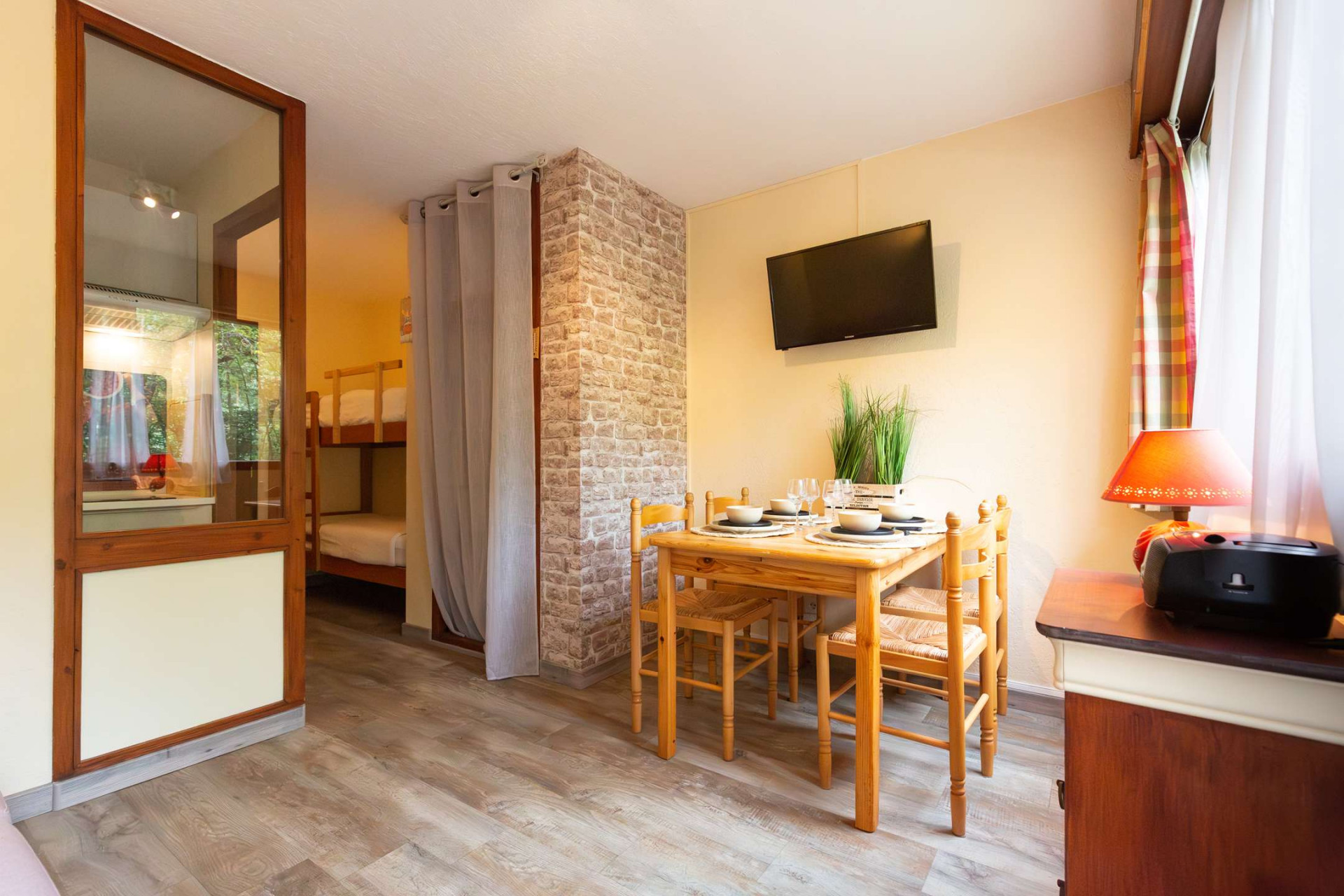 _clients_106517002_photos_554f_8009412