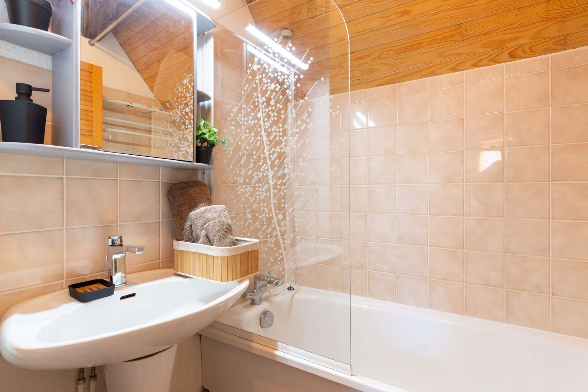 _clients_106517002_photos_582f_9406309