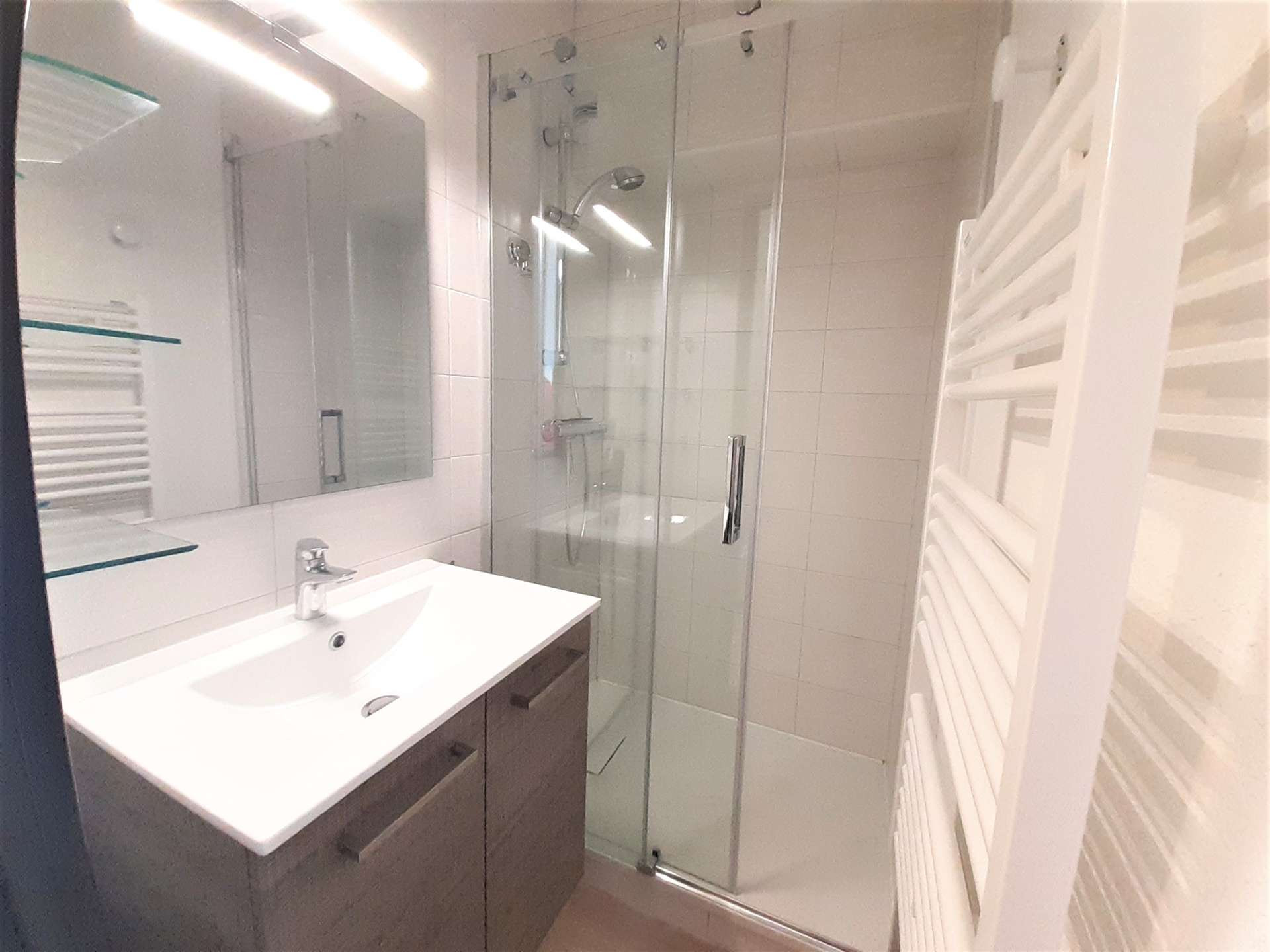 _clients_106517003_photos_702j_8328384