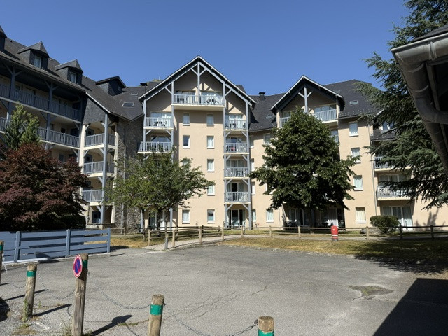 Façade de la  résidence l'été