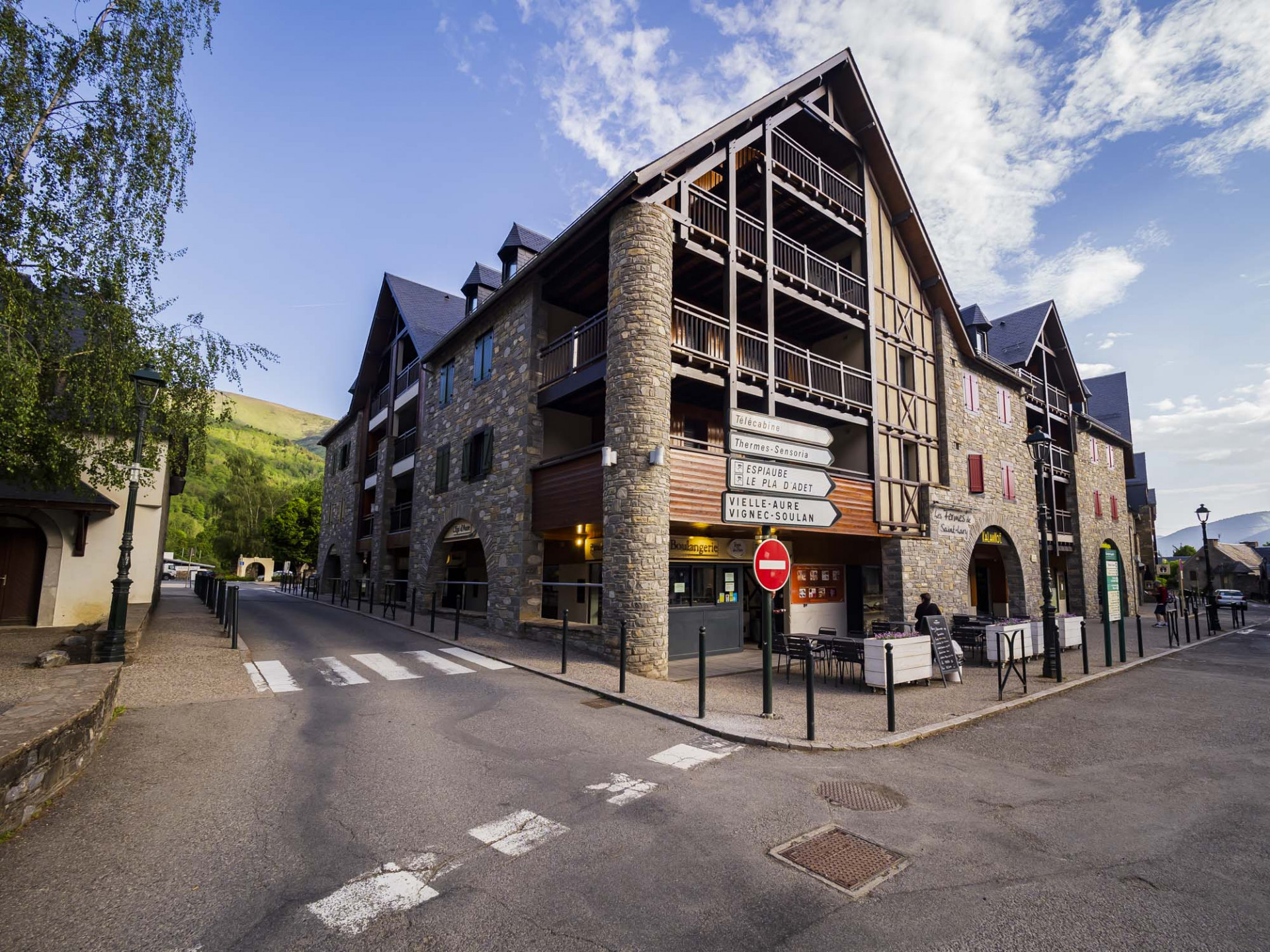 l-appart-de-lary-location-d-appartement-a-saint-lary-photographie-123-7324029