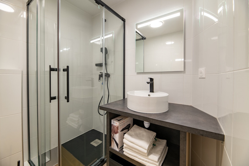 petv-appt203-04-7944190