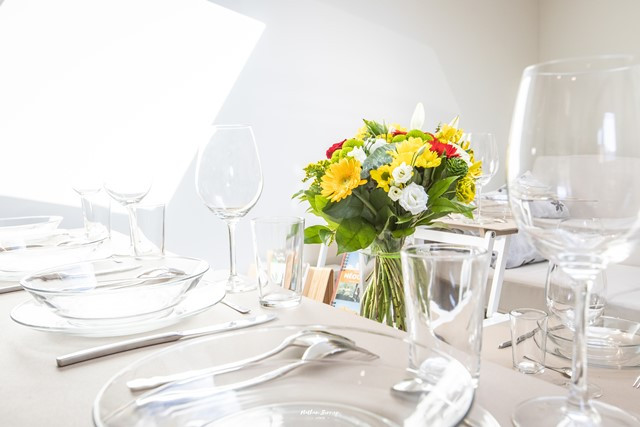 BRUN Chalet Cocoon @Birrien table mise WEB BRUN Chalet Cocoon @Birrien table mise WEB