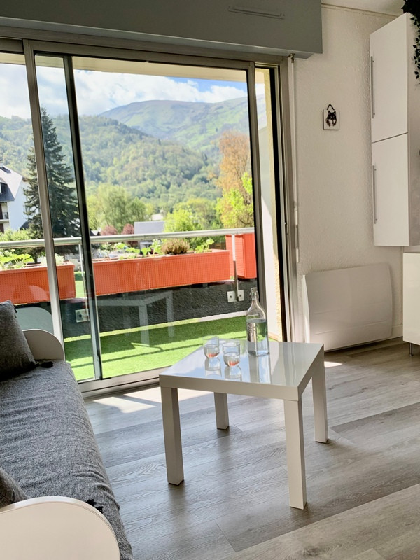 GAUBE Stade n°8 vue balcon 1 GAUBE Stade n°8 vue balcon 1