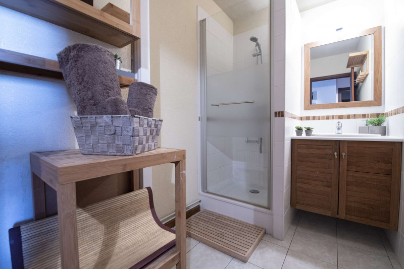 _clients_106517002_photos_170j_8419694