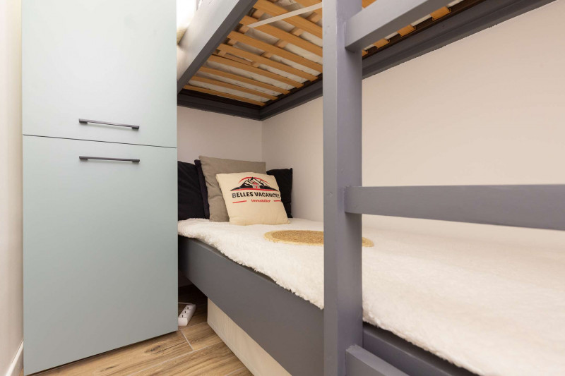 _clients_106517002_photos_351i_8456349