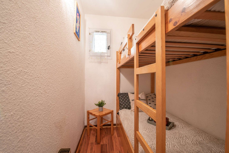 _clients_106517002_photos_4f_8396557