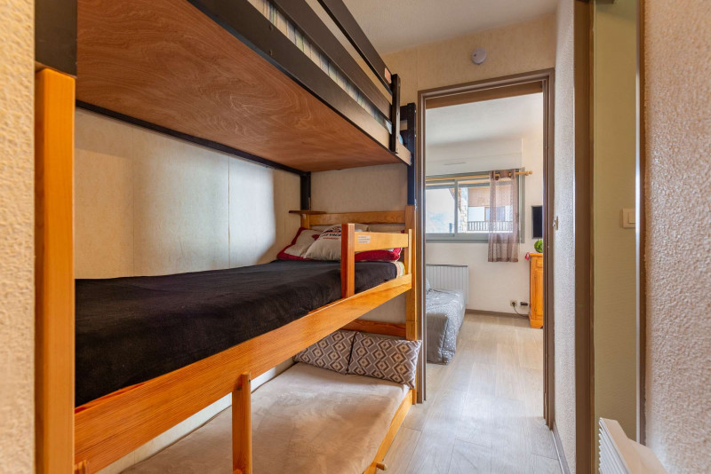 _clients_106517002_photos_608f_8392241