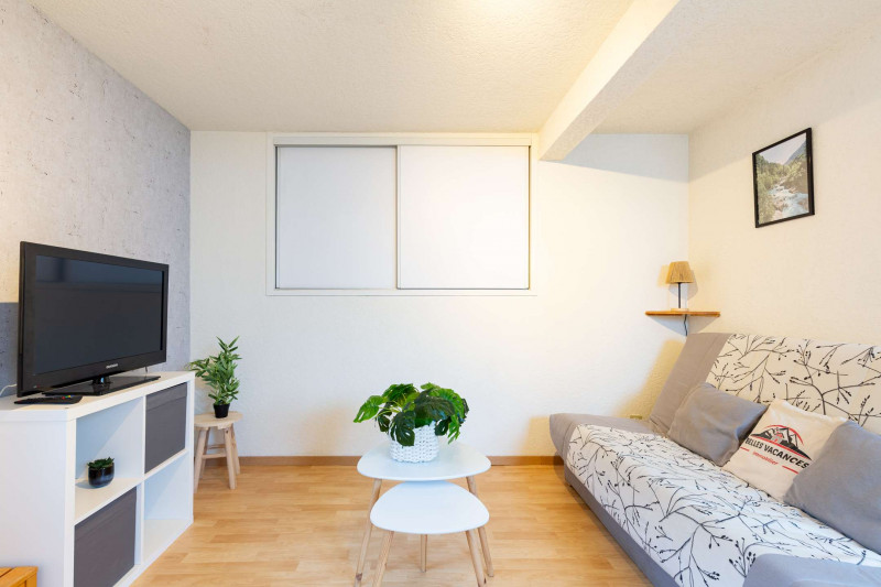 _clients_106517002_photos_647b_8010396