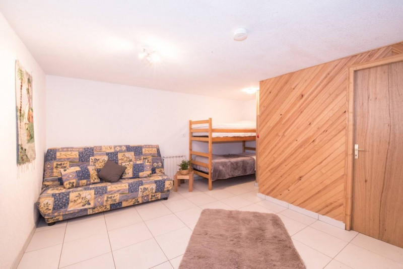 _clients_106517002_photos_80j_9353584