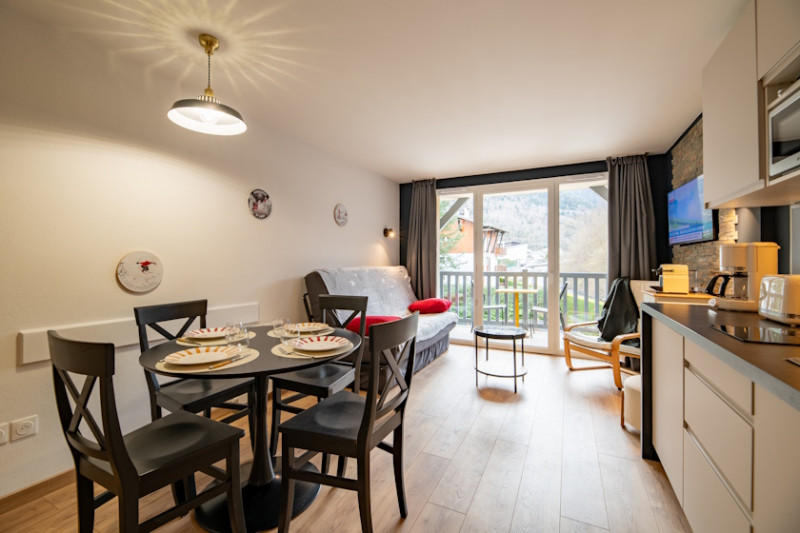 petv-appt203-10-7944187