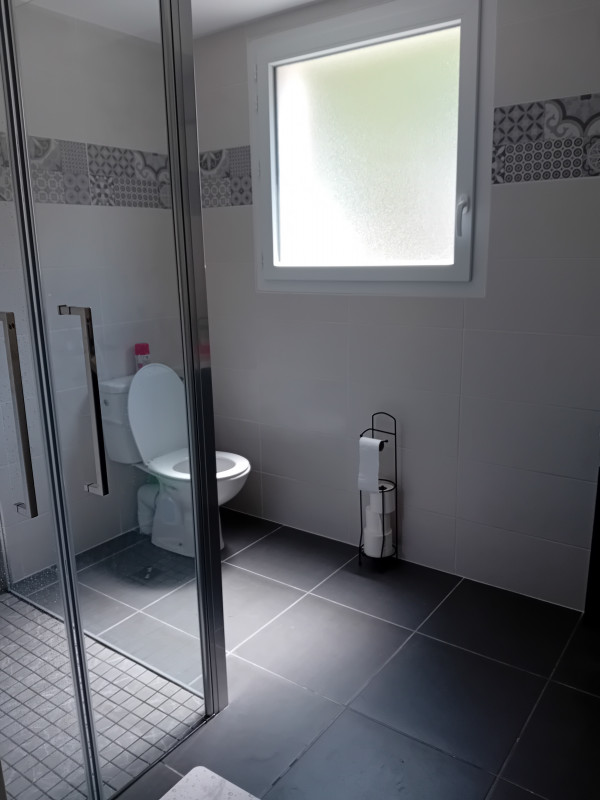 salle de douche à l'italienne